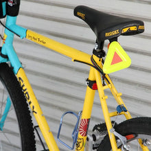 Załaduj obraz do przeglądarki galerii, Triangle Reflector