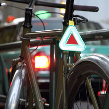 Załaduj obraz do przeglądarki galerii, Triangle Reflector