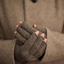 Załaduj obraz do przeglądarki galerii, Ocieplacze na przedramiona i dłonie – 100% wełna merino