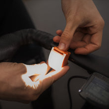 Załaduj obraz do przeglądarki galerii, Lampka Curve Light przód