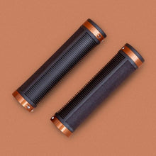 Załaduj obraz do przeglądarki galerii, Chwyty Cambium Rubber 130/130 mm