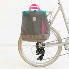 Załaduj obraz do przeglądarki galerii, 3 Way Pannier / Backpack