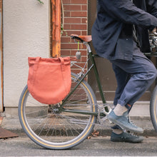 Załaduj obraz do przeglądarki galerii, Tokyobike Plus Fukuoka Round Pannier Bag