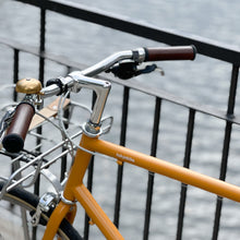 Załaduj obraz do przeglądarki galerii, Dzwonek Crane Bell Co. Karen Bell