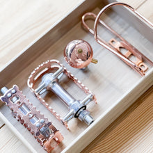 Załaduj obraz do przeglądarki galerii, Dzwonek Crane Bell Co. Mini Karen