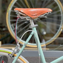 Załaduj obraz do przeglądarki galerii, Siodełko B17 Carved