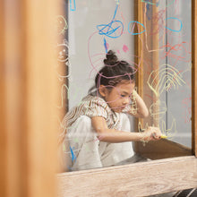 Załaduj obraz do przeglądarki galerii, Doona's Magic Crayons