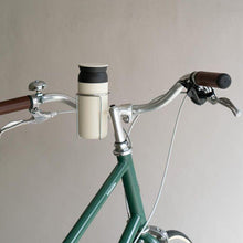 Załaduj obraz do przeglądarki galerii, Mocowanie na kierownicę do koszyka na bidon