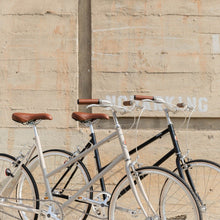 Załaduj obraz do przeglądarki galerii, Mono Bisou (Leger)