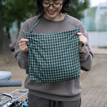 Załaduj obraz do przeglądarki galerii, Torebka Horse Feed Bag
