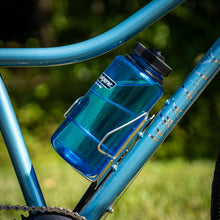Załaduj obraz do przeglądarki galerii, Gibbous Side-Loading 1l Bottle Cage – Left
