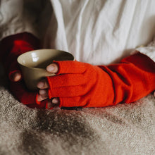 Załaduj obraz do przeglądarki galerii, Ocieplacze na przedramiona i dłonie – 100% wełna merino
