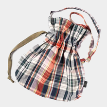 Załaduj obraz do przeglądarki galerii, Torebka Horse Feed Bag
